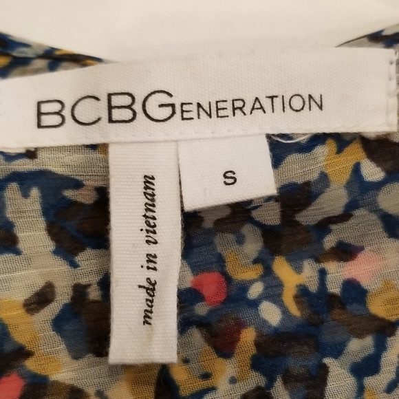 BCBGeneration Abstract Print Sheer Top - Picture 7 of 8